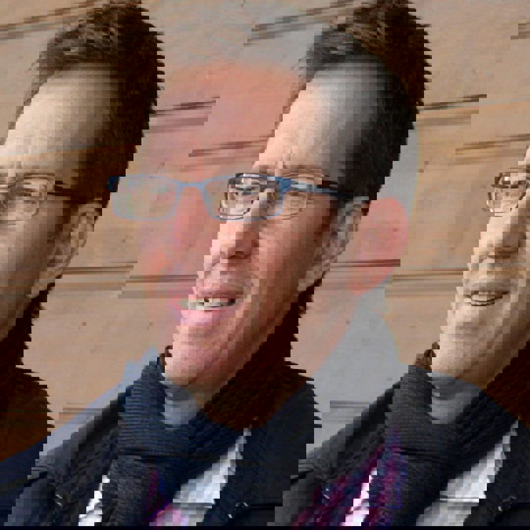 Dr Simon Wood